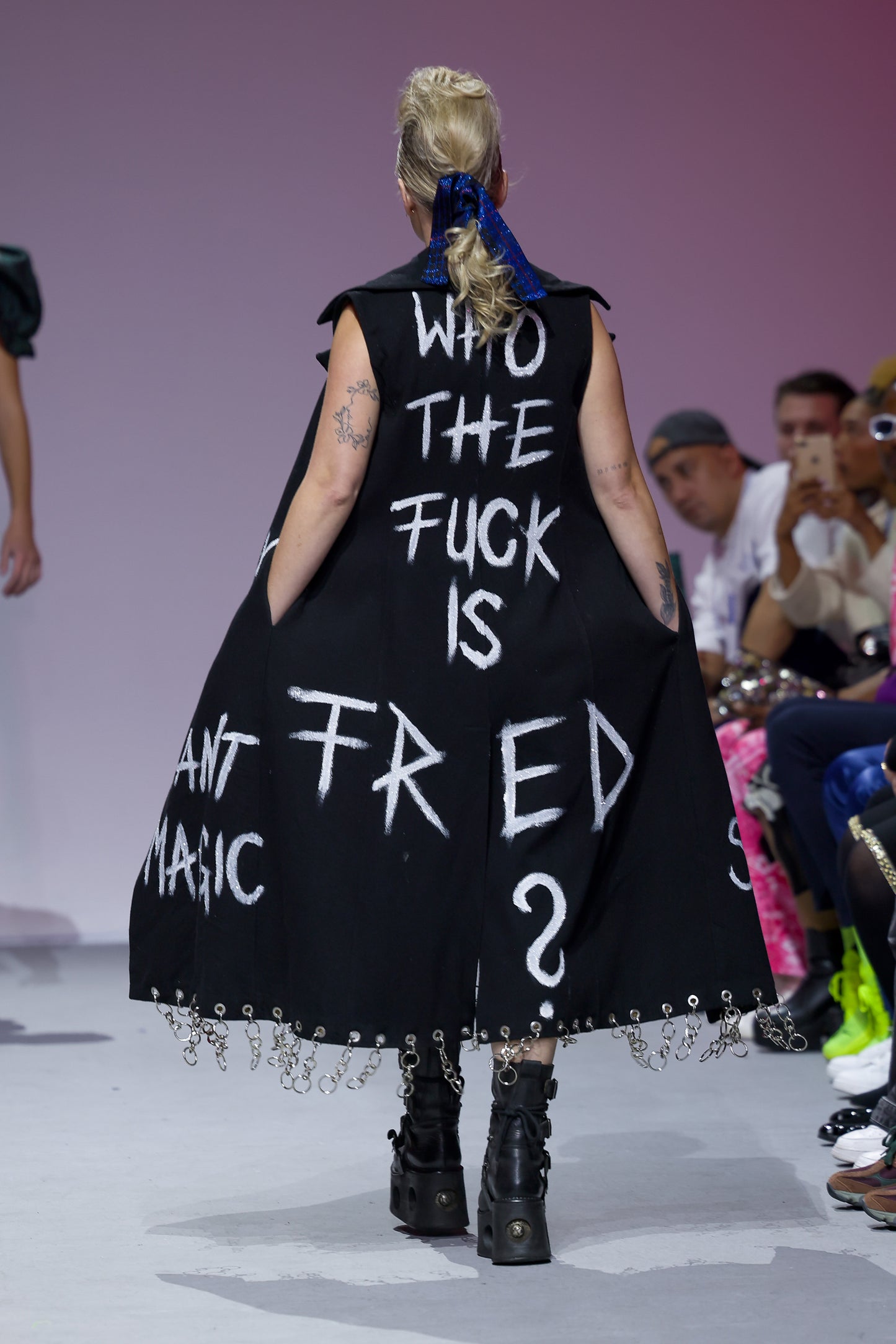 Sparkling Punk - Black Statement Chain Coat